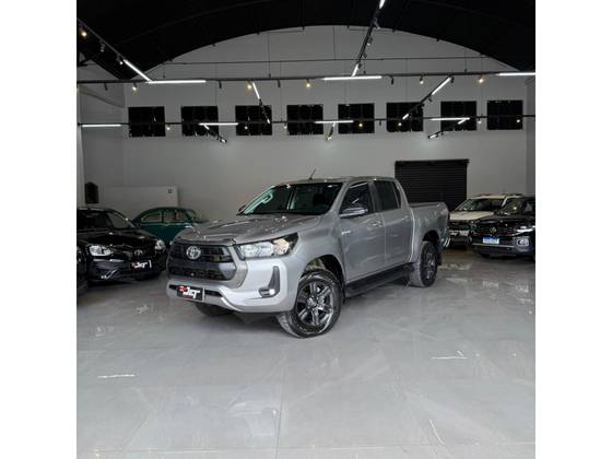 TOYOTA HILUX 2.8 D-4D TURBO DIESEL CD SR 4X4 AUTOMÁTICO